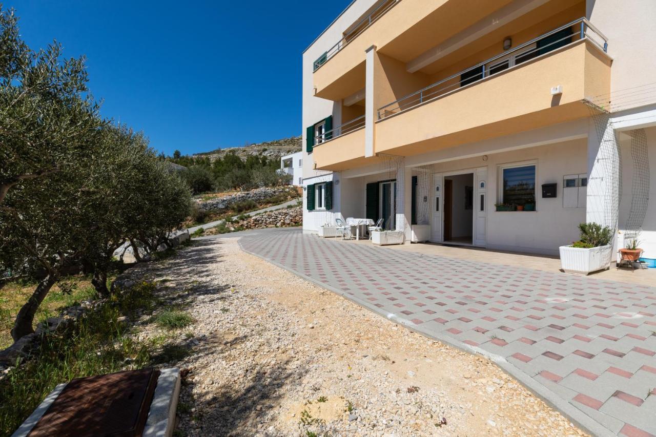 Apartments With A Parking Space Dugi Rat, Omis - 19516 Bagian luar foto