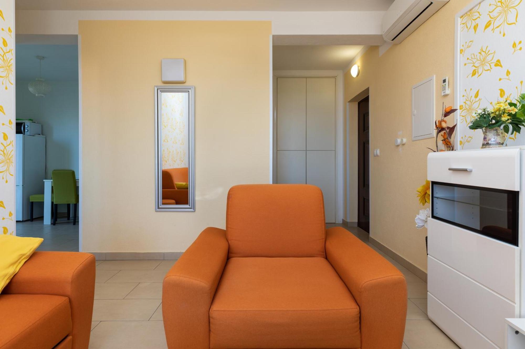 Apartments With A Parking Space Dugi Rat, Omis - 19516 Ruang foto